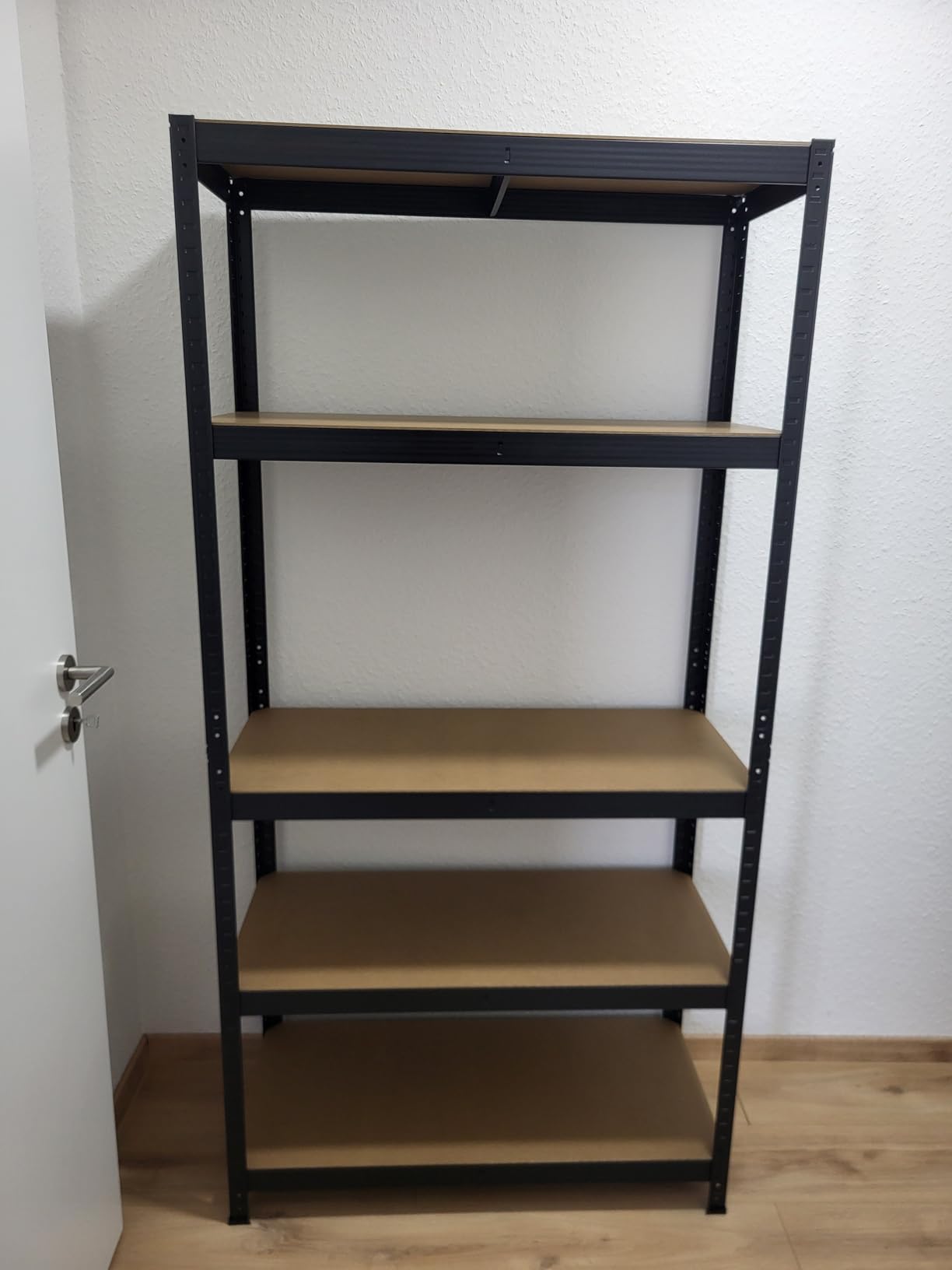 Solides Regal, Aufbau braucht Kraft
