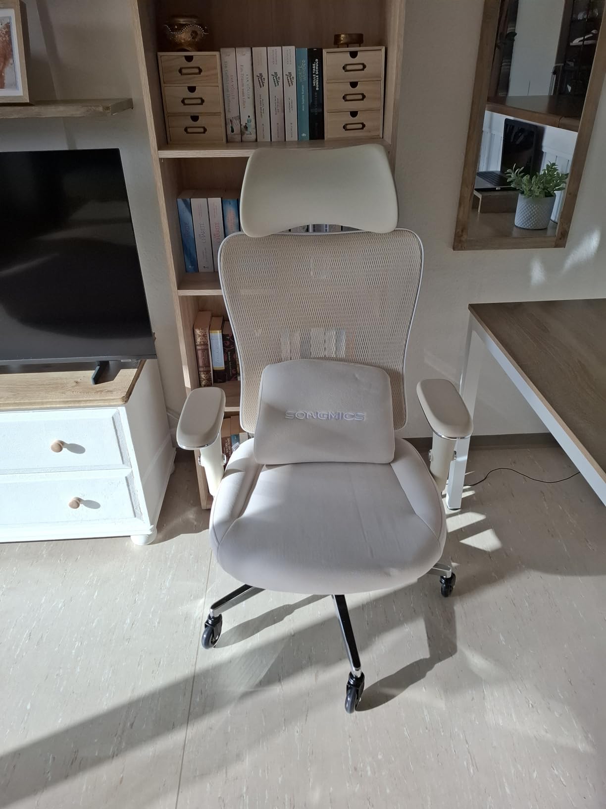 Kind spielt, ich arbeite