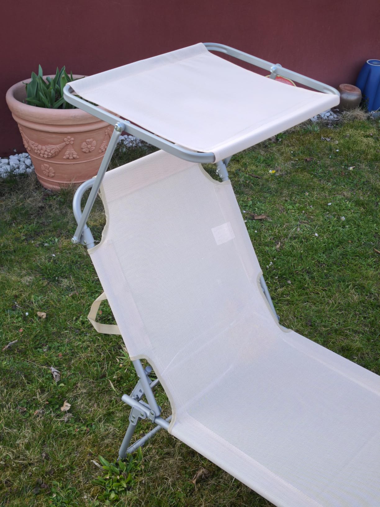 Schneller Mittagsschlaf im Garten