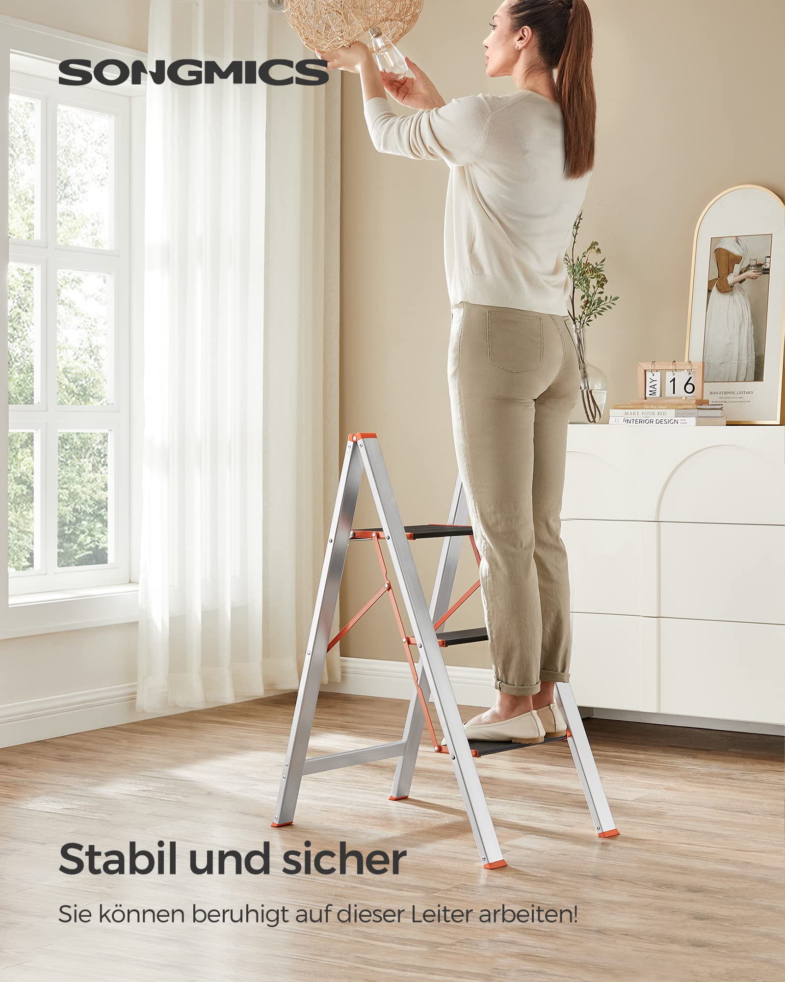 songmics-glt023b01-trittleiter-3-stufen-klappbar-silbern image 3