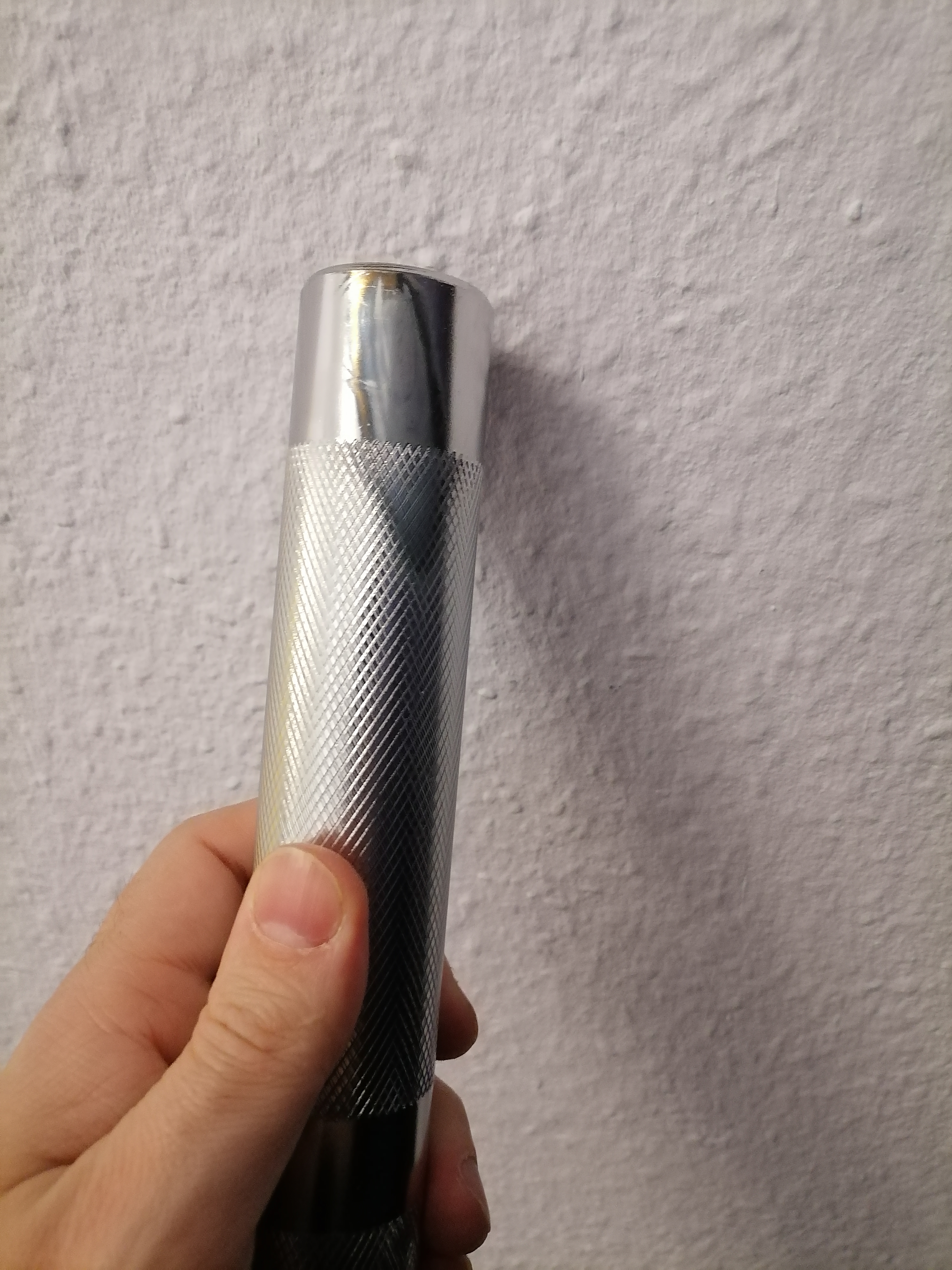 Eine Hantel wackelt
