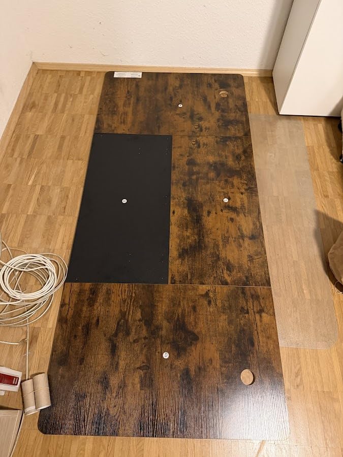 Guter Tisch, lauter Karton