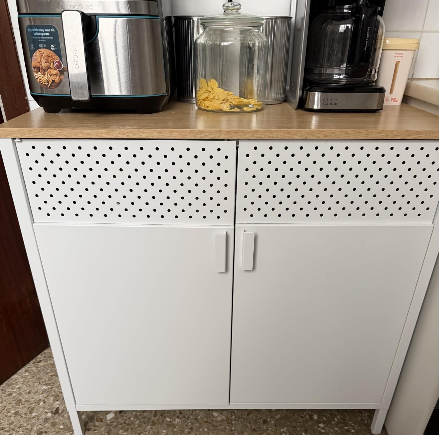 Schönes Möbel fürs Esszimmer