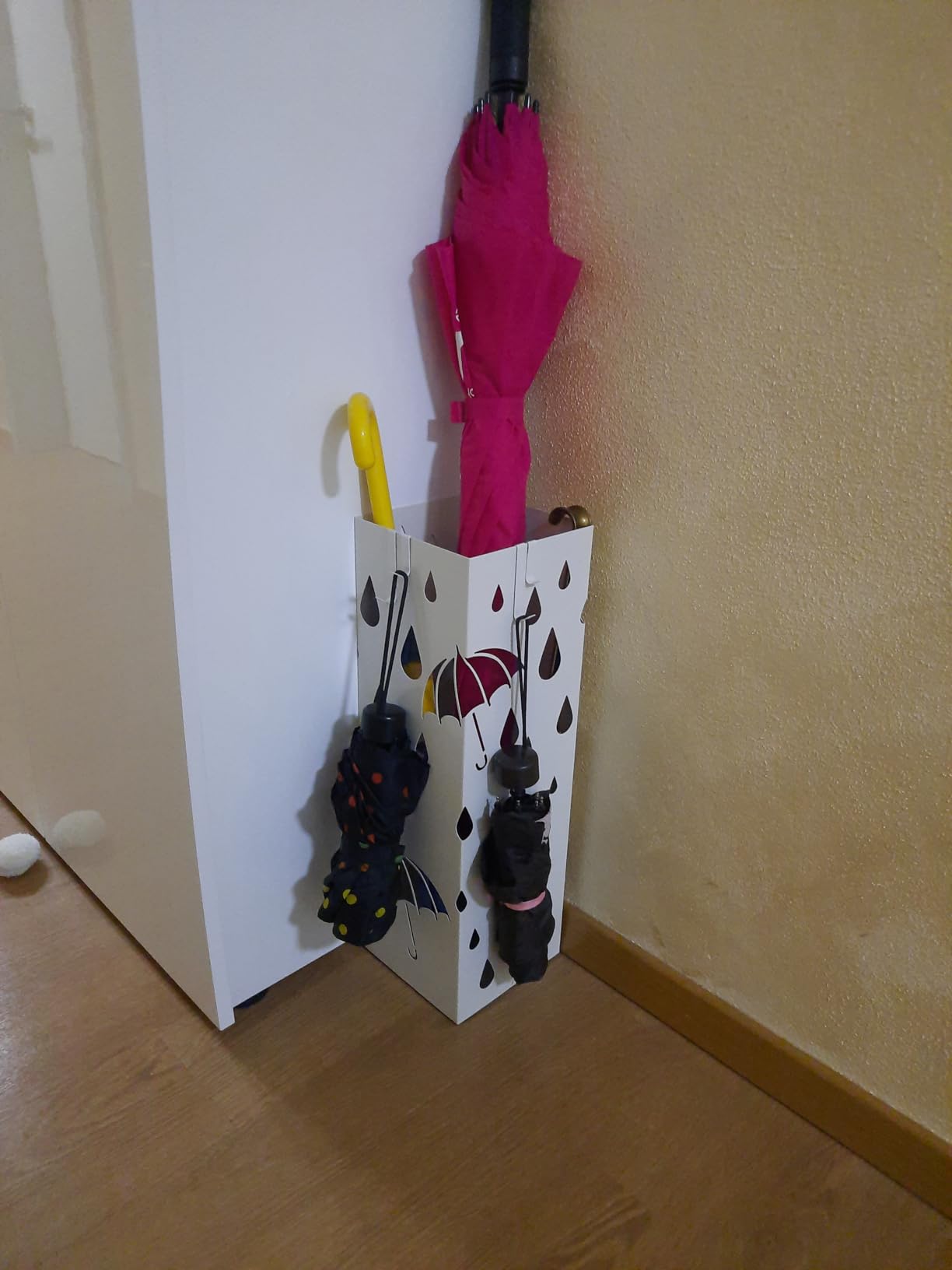 Für große Schirme zu schmal